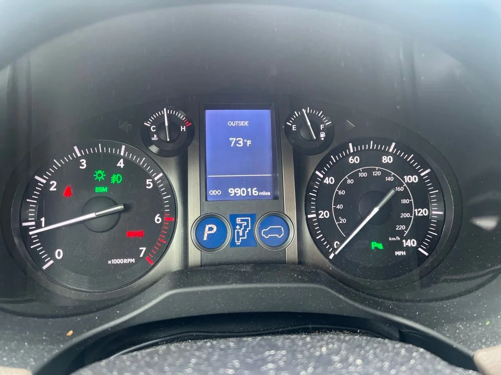 Used 2014 Starfire Pearl Lexus 460 image 2