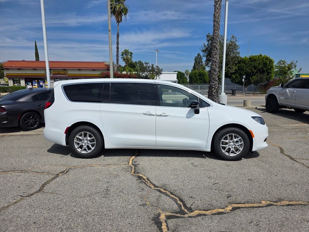 New 2026 Bright White Clear-Coat Exterior Paint Chrysler LX image 3