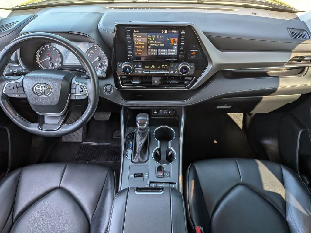 Used 2022 Gray Toyota XLE image 32