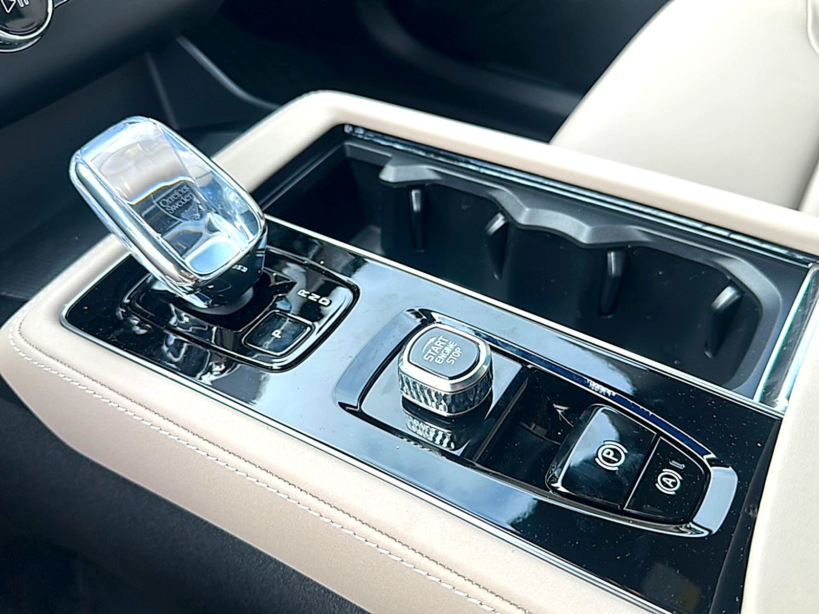 2026 Volvo XC90 Plus - Photo 24