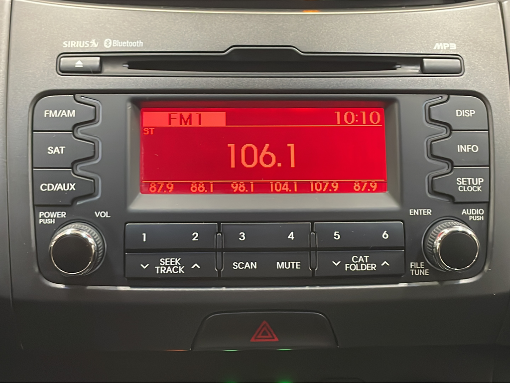 Used 2011 Silver Kia LX image 16