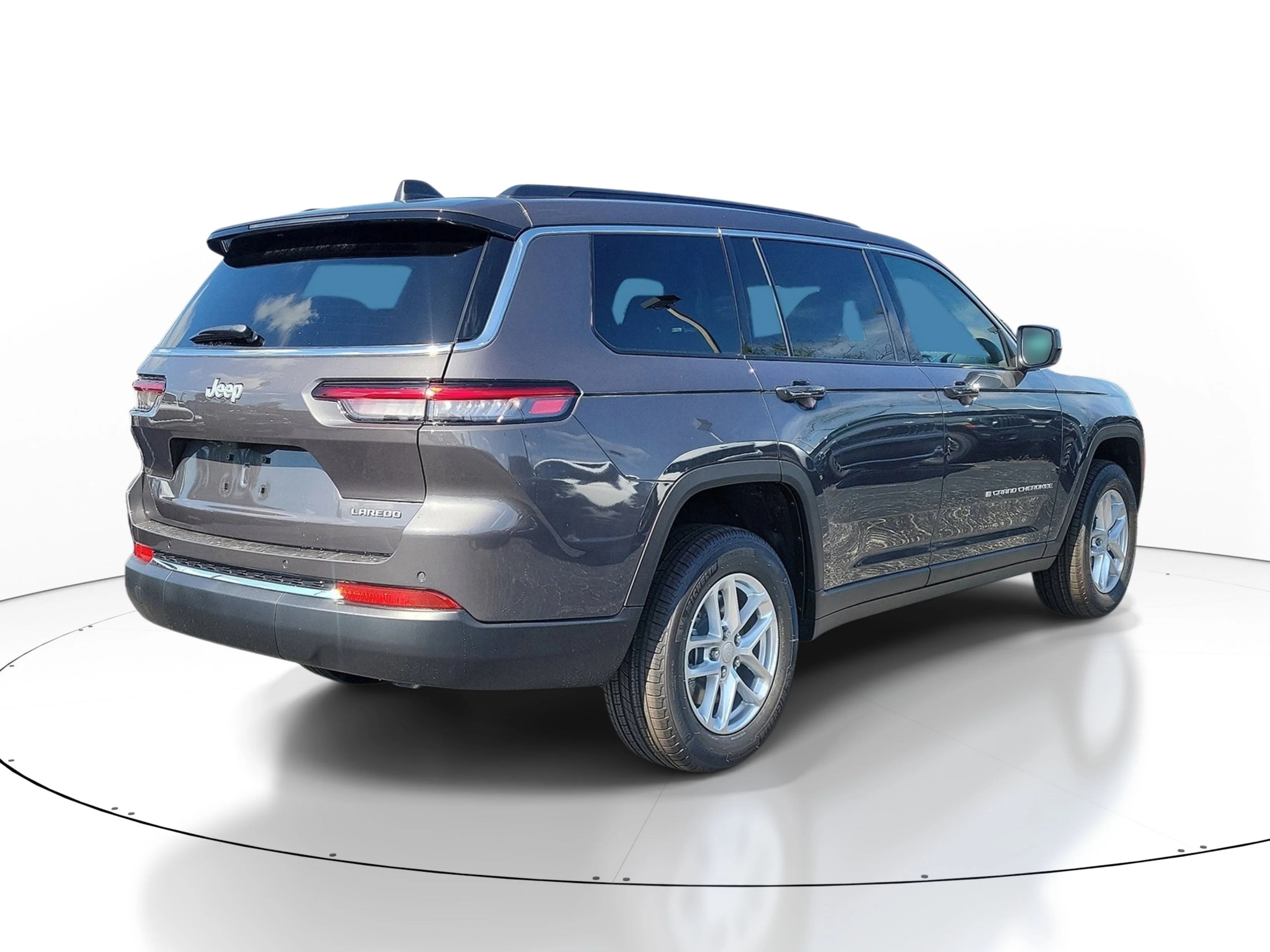 New 2026 Baltic Gray Metallic Clearcoat Jeep Laredo image 4
