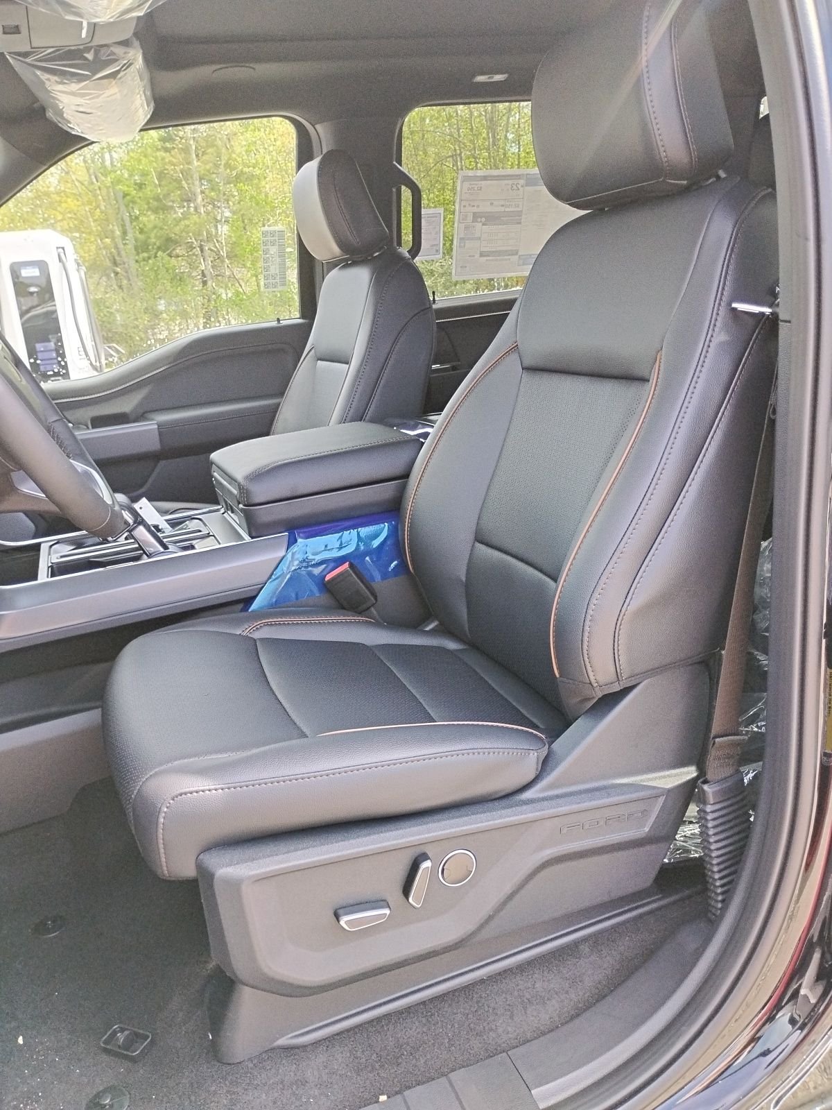New 2026 Agate Black Metallic Ford Lariat® image 19