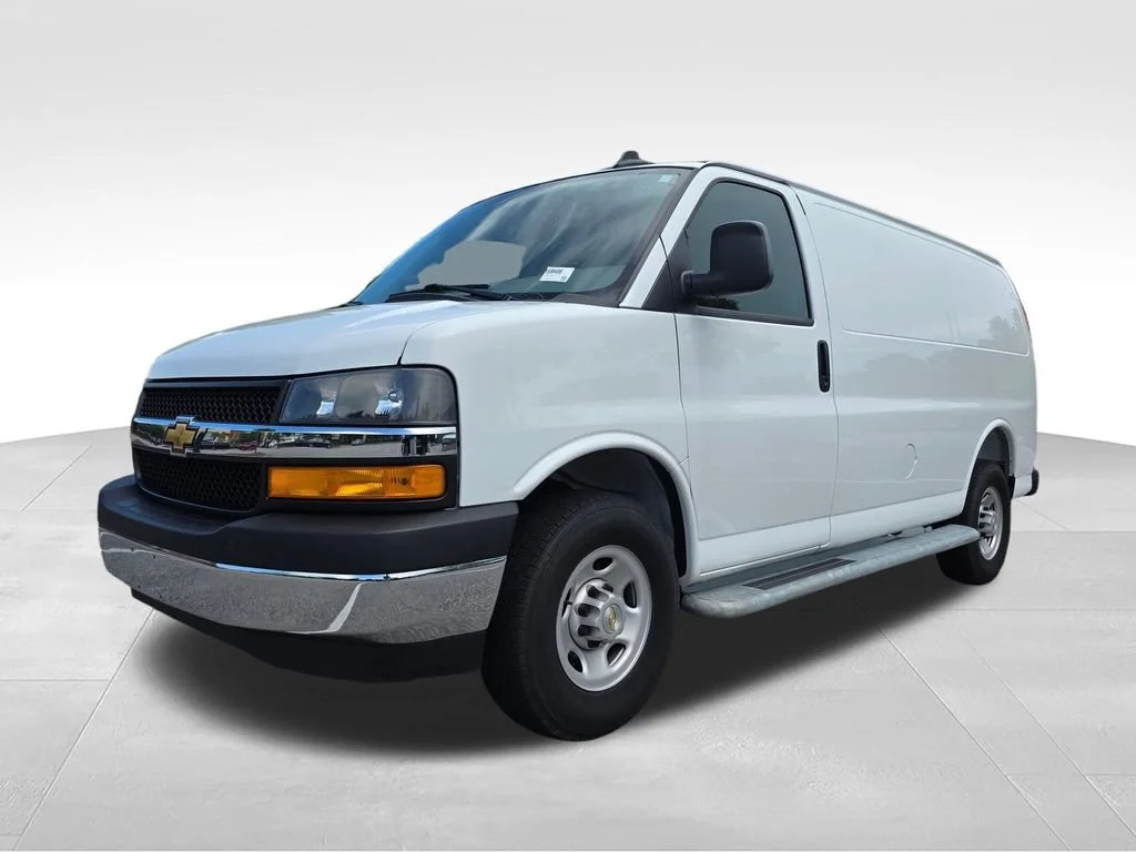 Used 2025 Summit White Chevrolet WT image 11