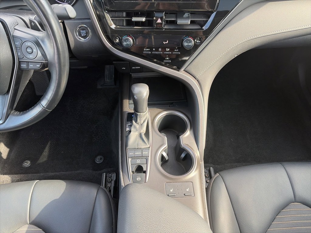 Used 2023 White Toyota SE image 17