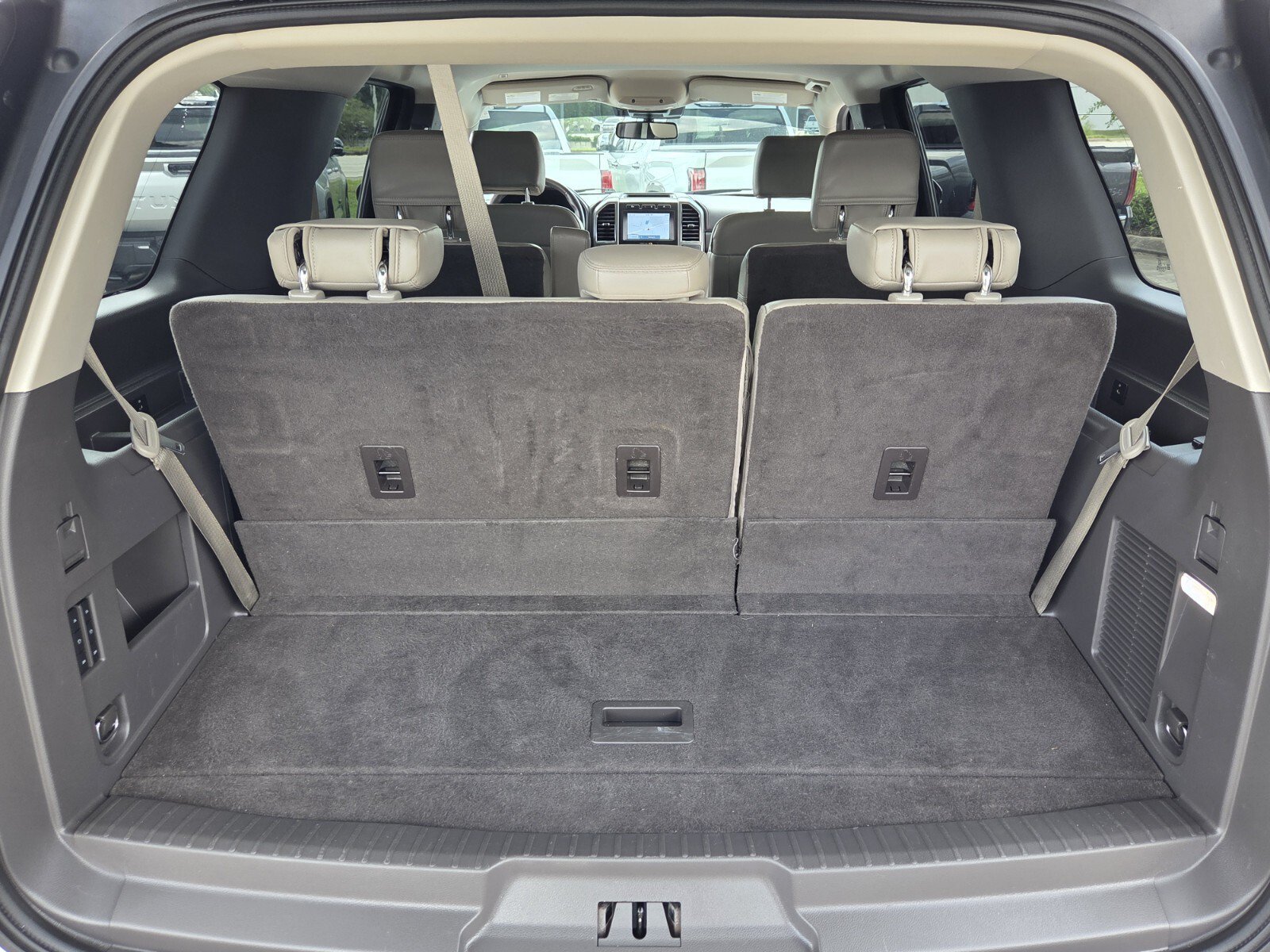 Used 2020 Oxford White Ford XLT image 9