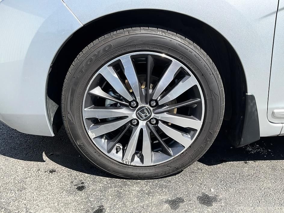 Used 2015 Silver Honda EX image 14