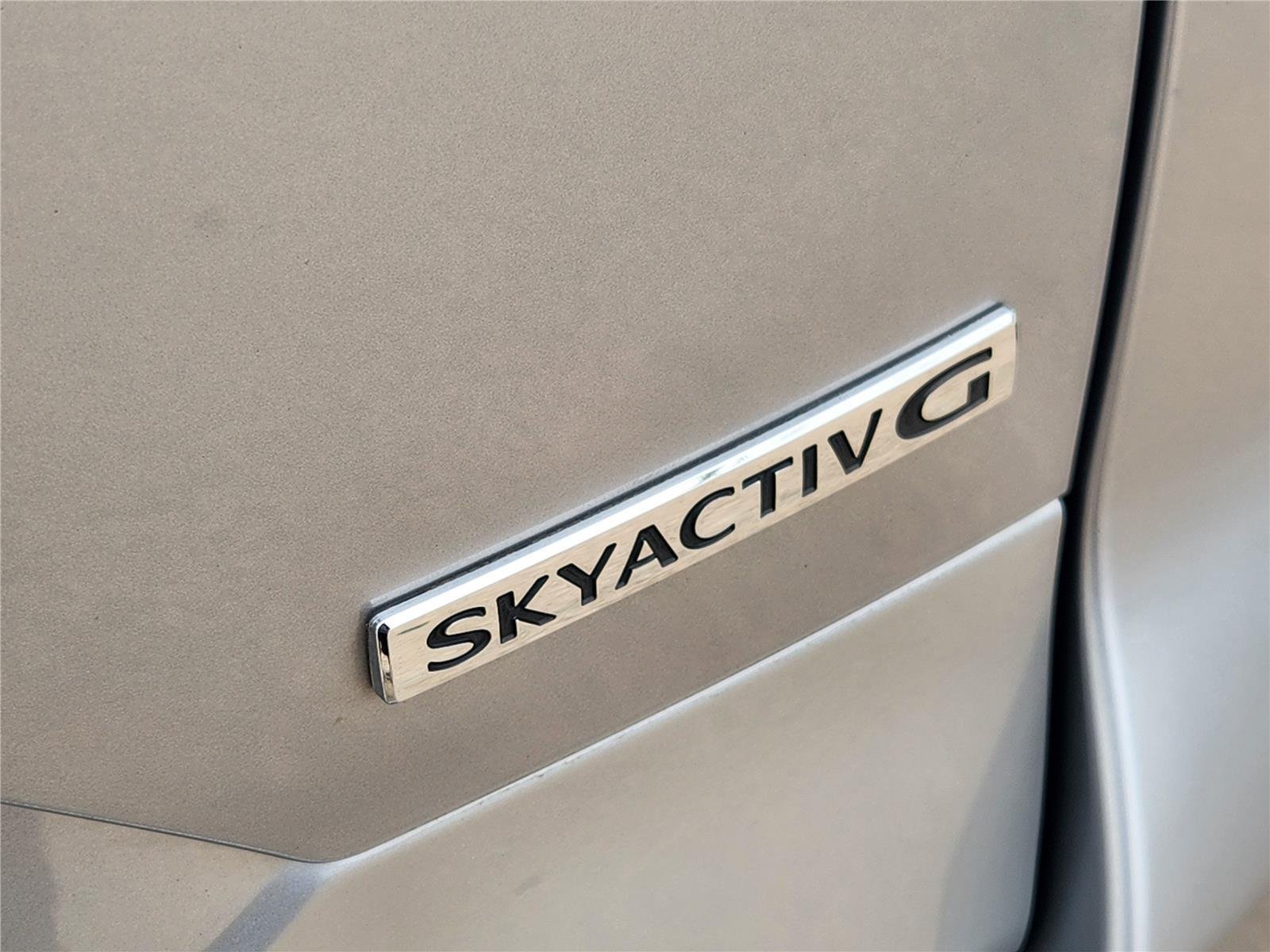 Used 2020 Sonic Silver Metallic Mazda Grand Touring image 12