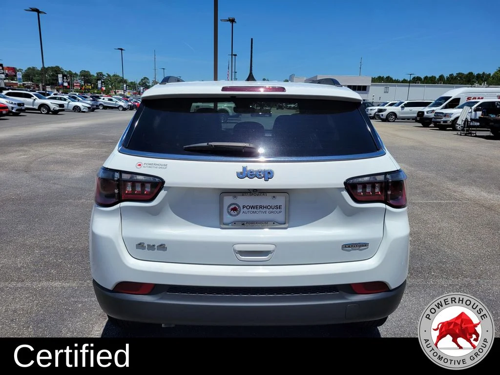 Used 2024 White Jeep Latitude image 5