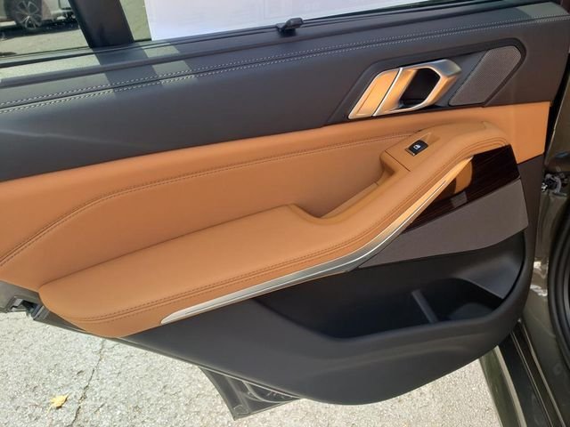 New 2026 Manhattan Green Metallic BMW xDrive40i image 14