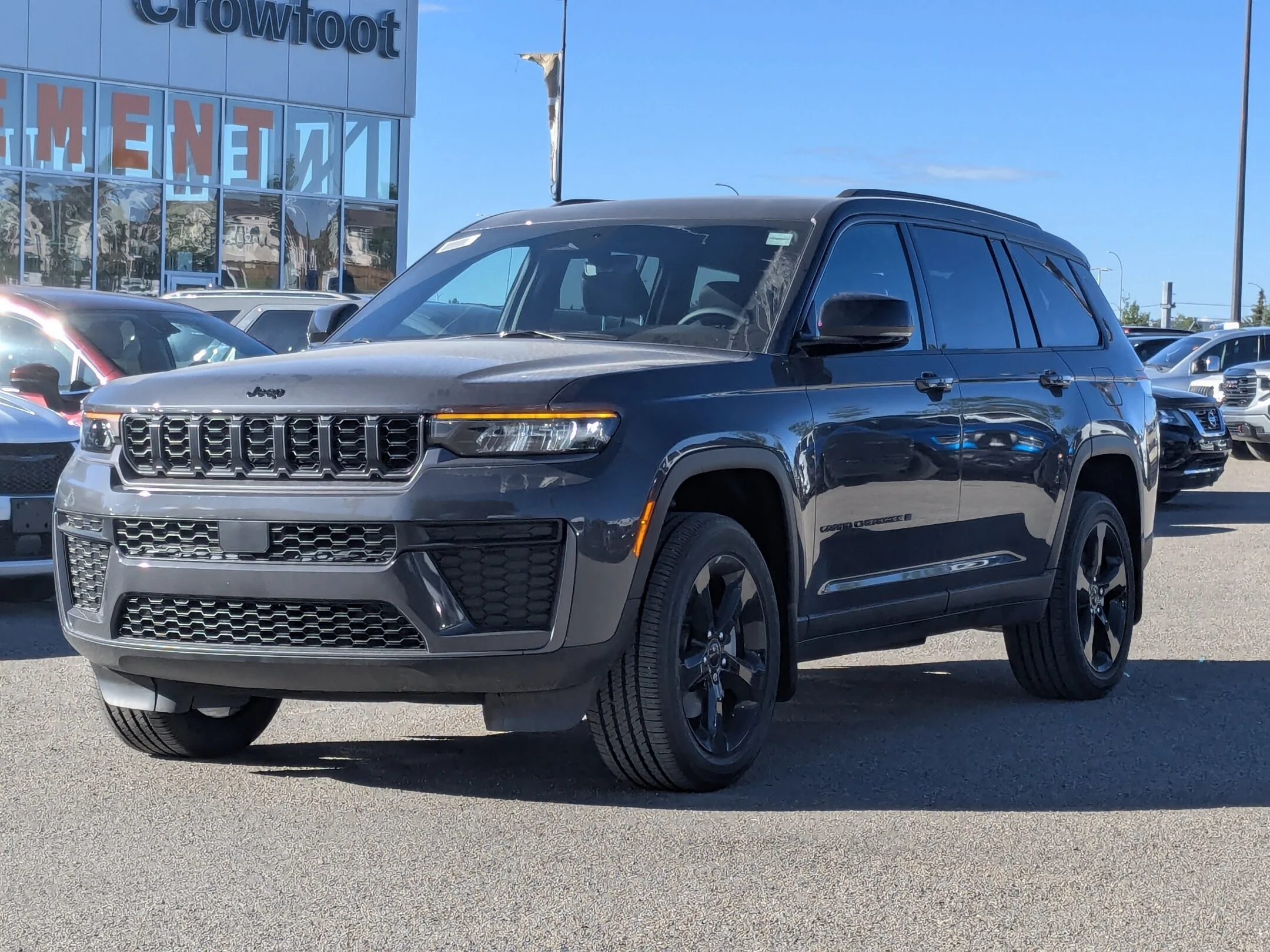 New 2026 Grey Jeep Altitude - - 4x4 - 20 Gloss Black Wheels - Remote Start - Capri Leatherette & More! image 4