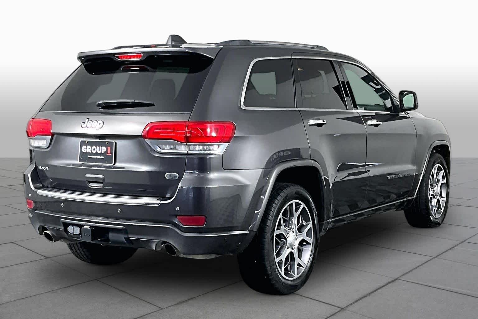 Used 2020 Granite Crystal Metallic Clearcoat Jeep Overland image 13