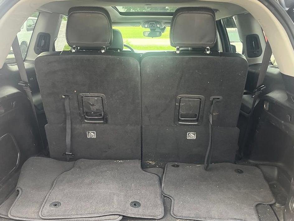 Used 2022 Black Jeep Limited image 9