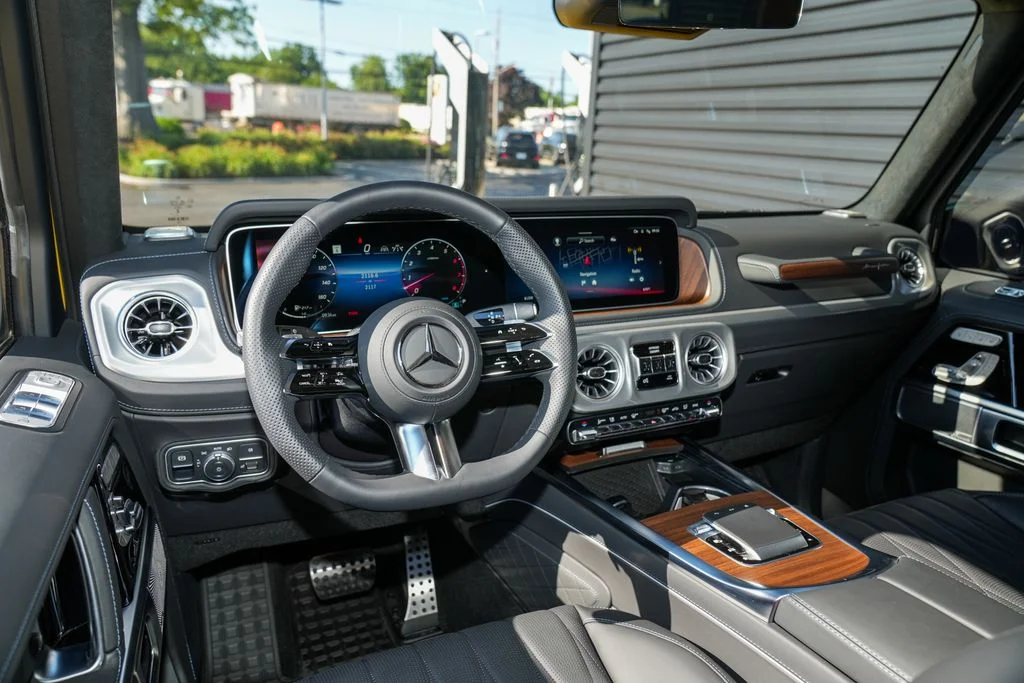 Used 2026  Mercedes-Benz G 550 image 17
