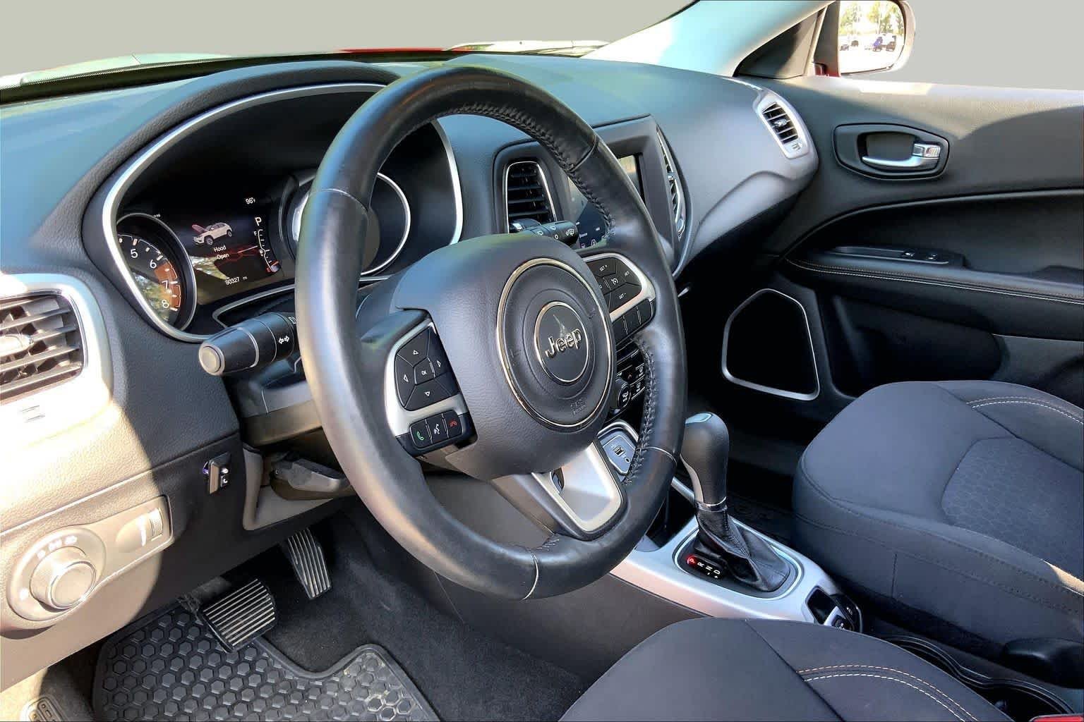 Used 2019 Redline Pearlcoat Jeep Sport image 18