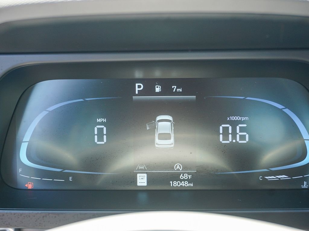 Used 2024 Black Hyundai SE image 21
