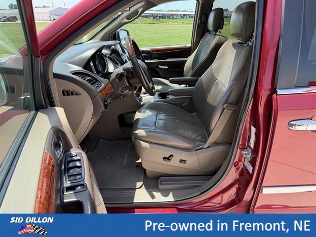 Used 2016 Deep Cherry Red Crystal Pearlcoat Chrysler Limited Platinum image 7