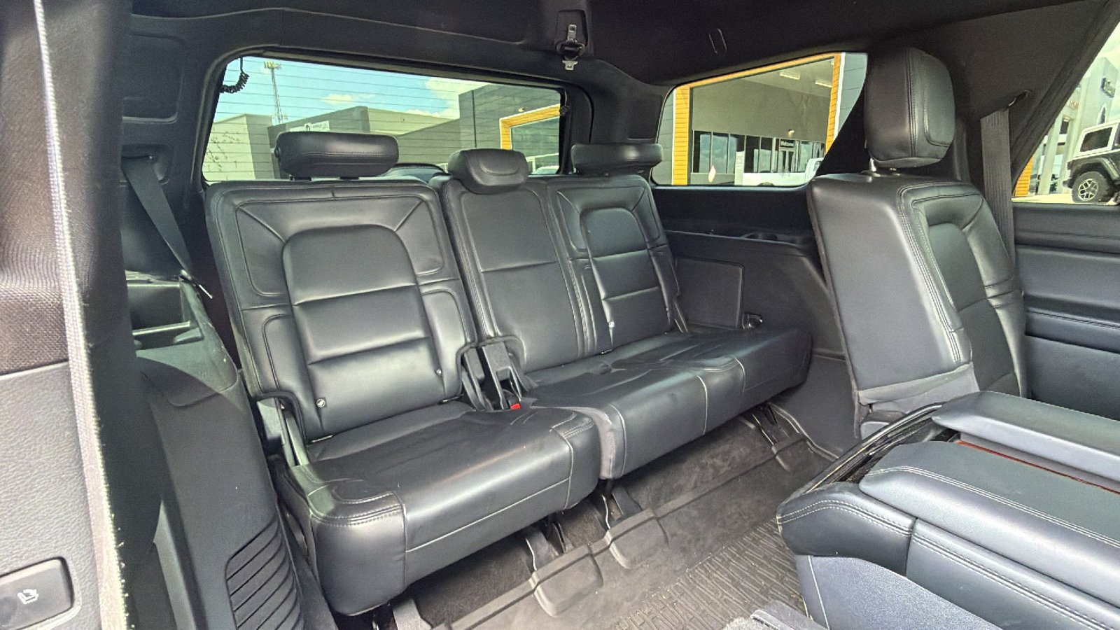 Used 2022 Black Metallic Lincoln Reserve image 18