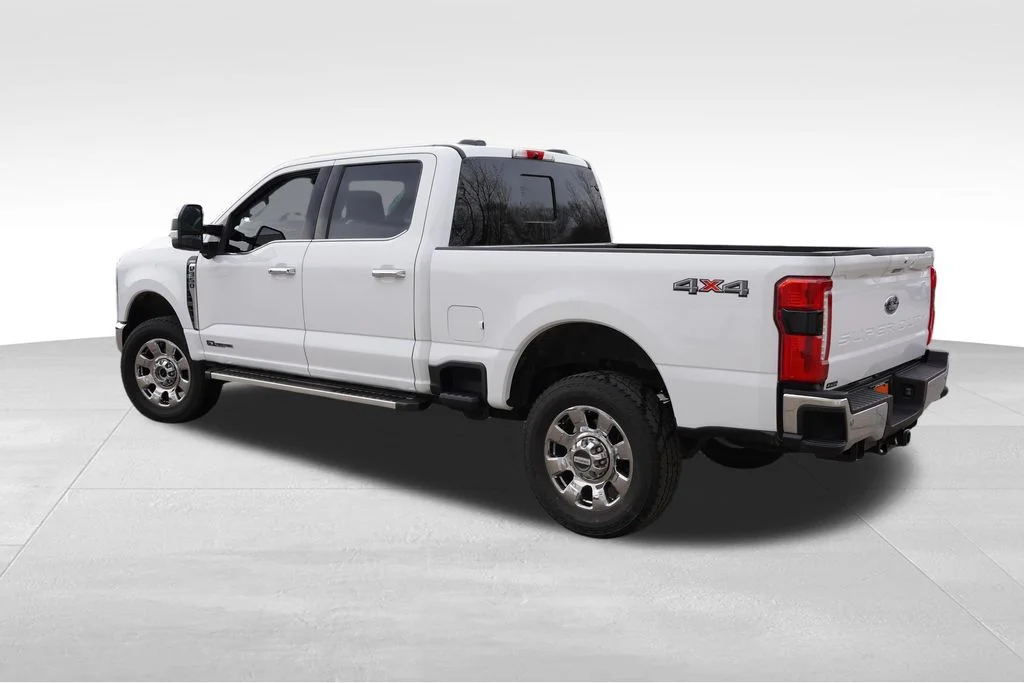 Used 2026 Oxford White Ford Lariat image 8
