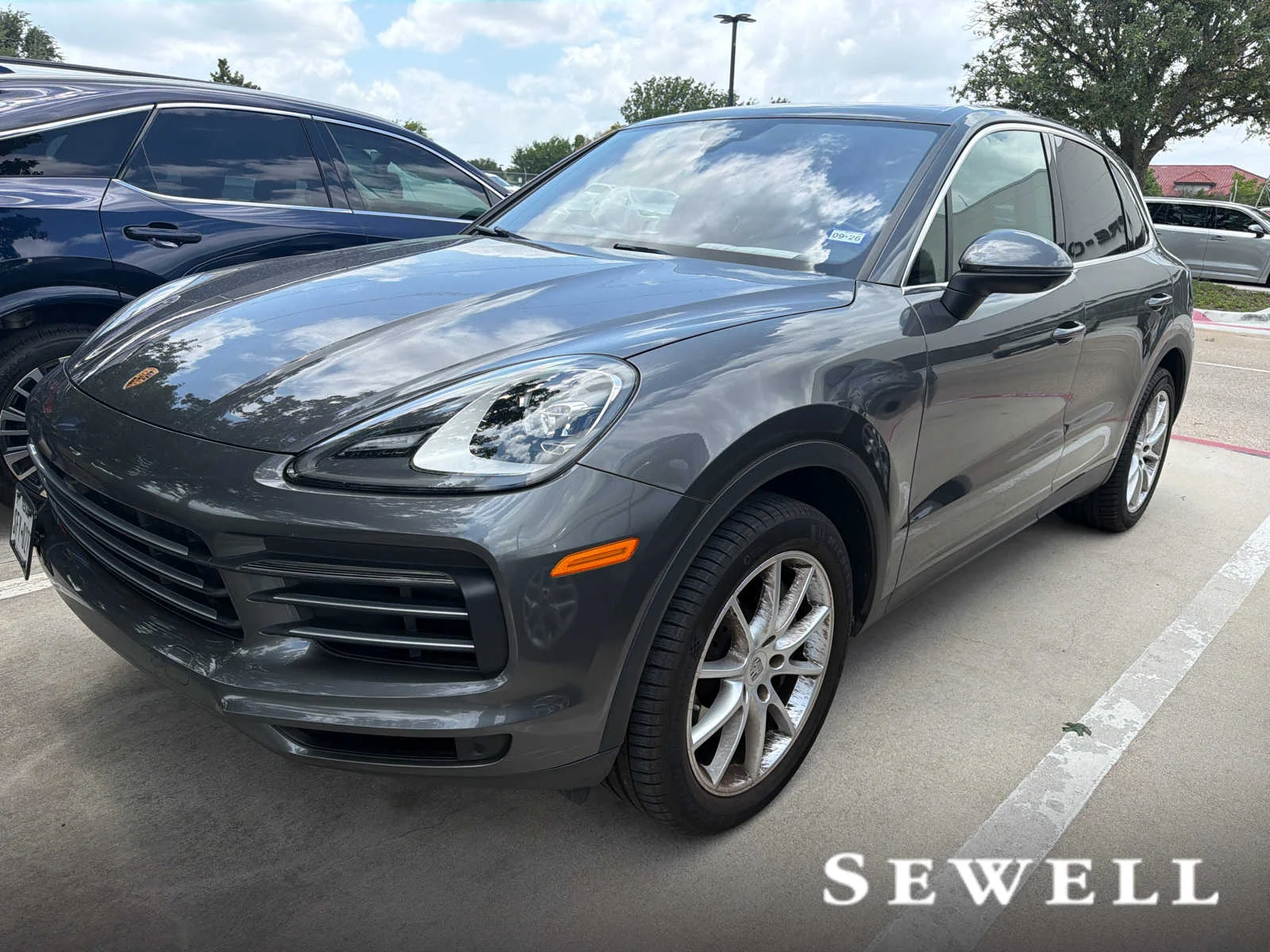 2022 Porsche Cayenne -'s photo