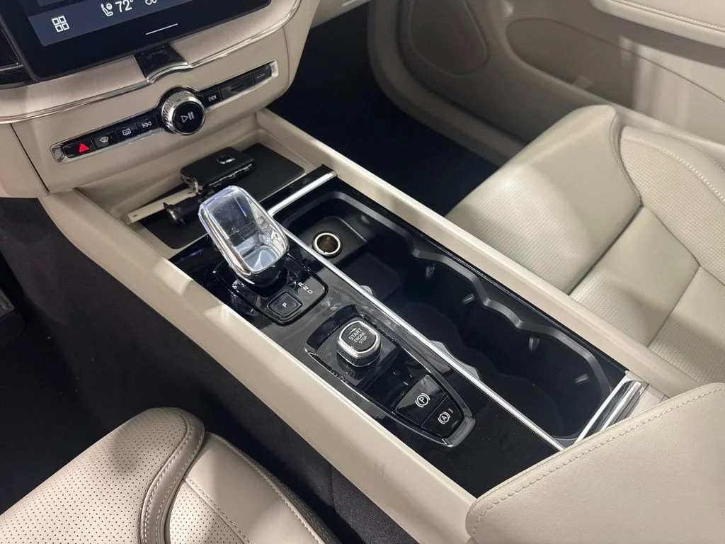 New 2026 Crystal White Volvo T8 Ultra image 14
