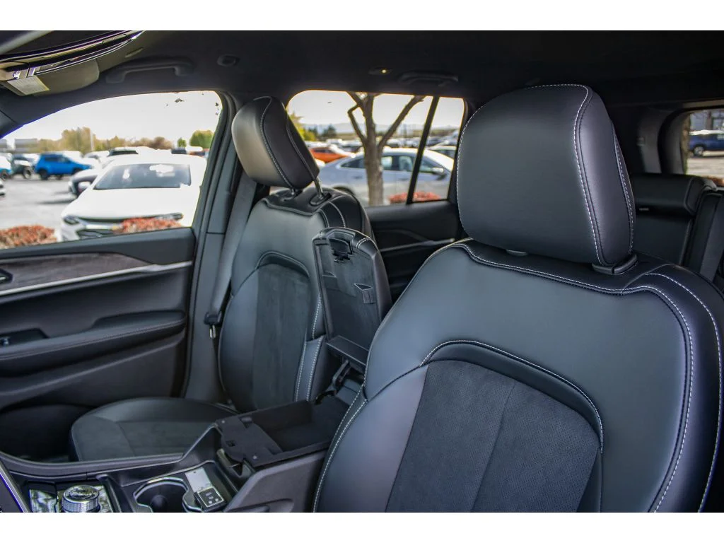 New 2026 Baltic Gray Metallic Clearcoat Jeep Laredo Altitude image 29