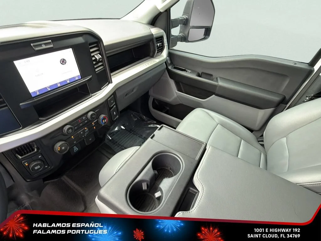 Used 2025 White Ford XL image 21