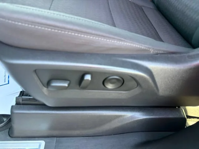 Used 2025 Summit White Chevrolet LT image 26