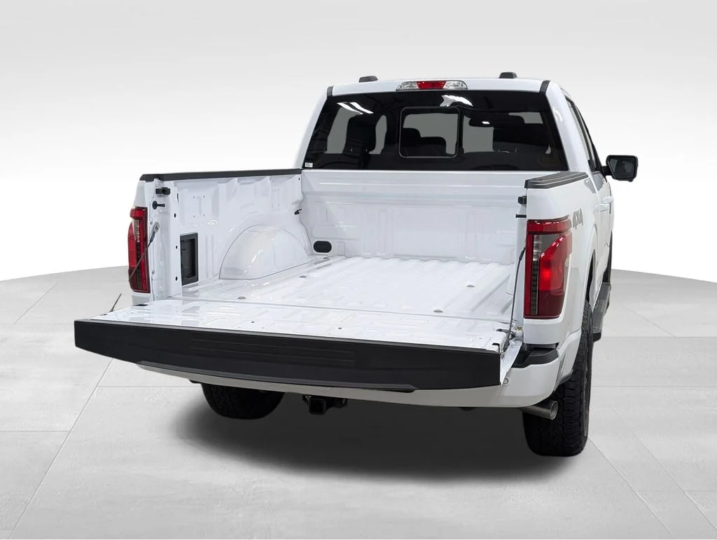 New 2026 Oxford White Ford XLT image 23