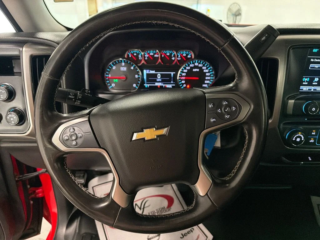 Used 2018 Red Chevrolet LT image 19