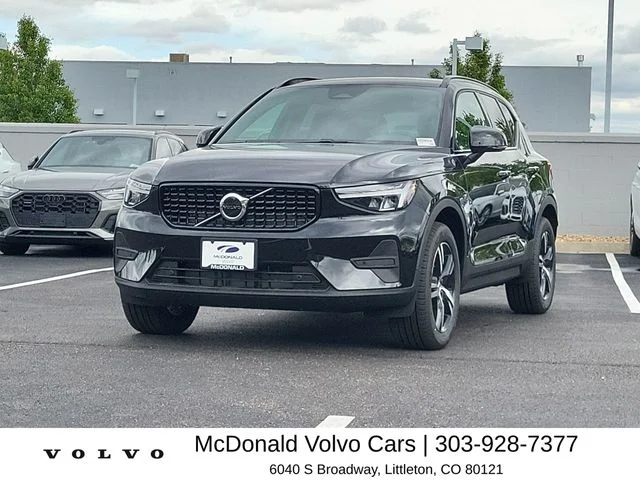 2026 Volvo XC40 B5 Core Dark AWD's photo