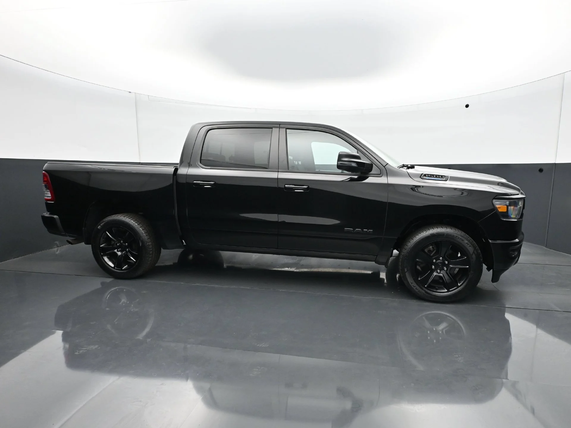 Used 2023 Diamond Black Crystal Pearlcoat Ram Big Horn/Lone Star image 10