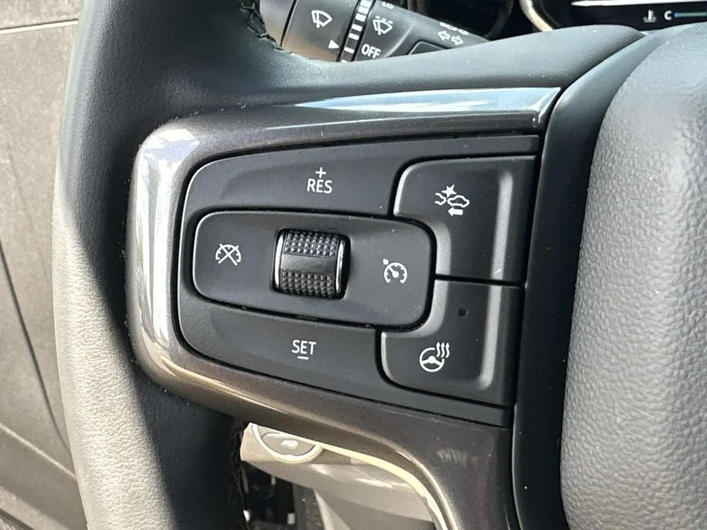 Used 2025 Black Chevrolet ZR2 image 25