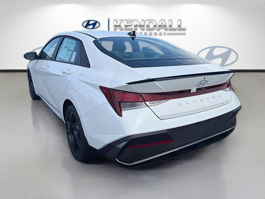 New 2026 Serenity White Hyundai SEL Sport image 4