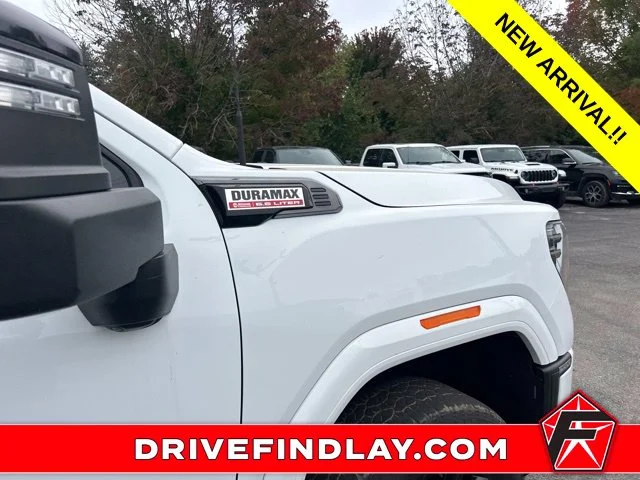 Used 2024 White GMC AT4 image 6