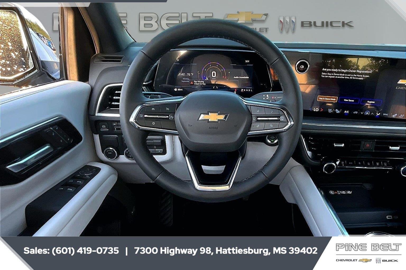 New 2026 Polar White Tricoat Chevrolet Premier image 5