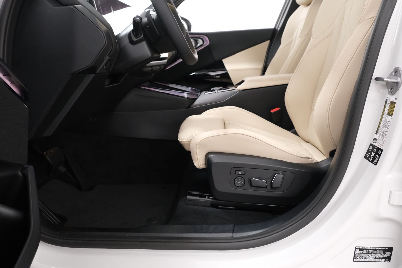 New 2026 Mineral White Metallic BMW 30 xDrive image 29
