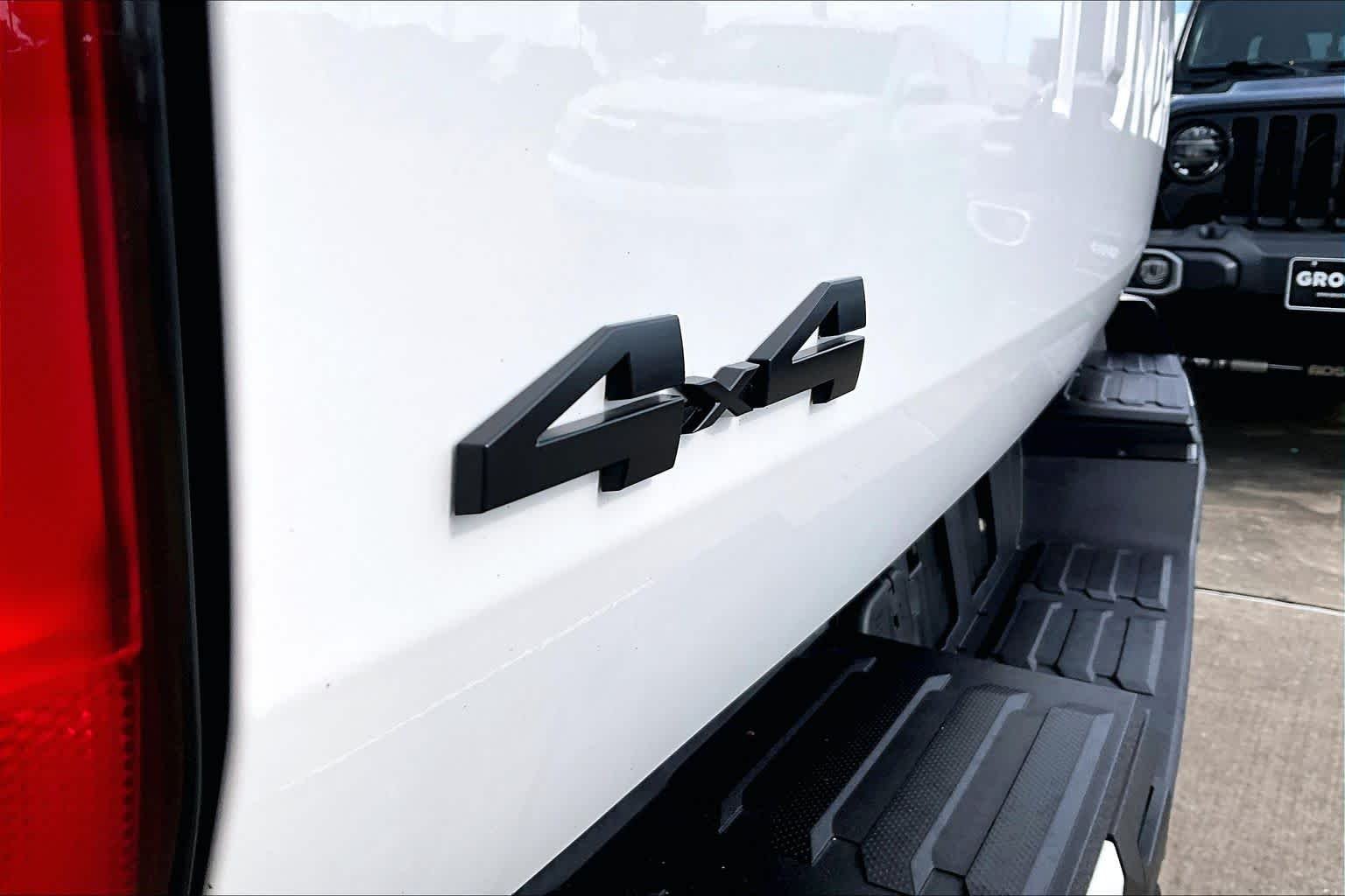 Used 2022 White Toyota SR5 image 31