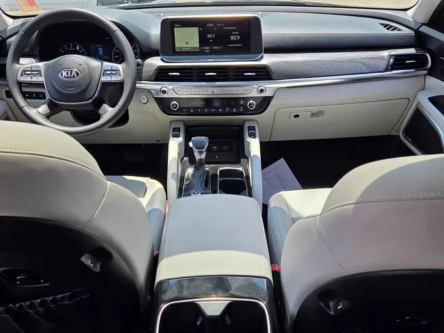 Used 2020 Black Kia EX image 9