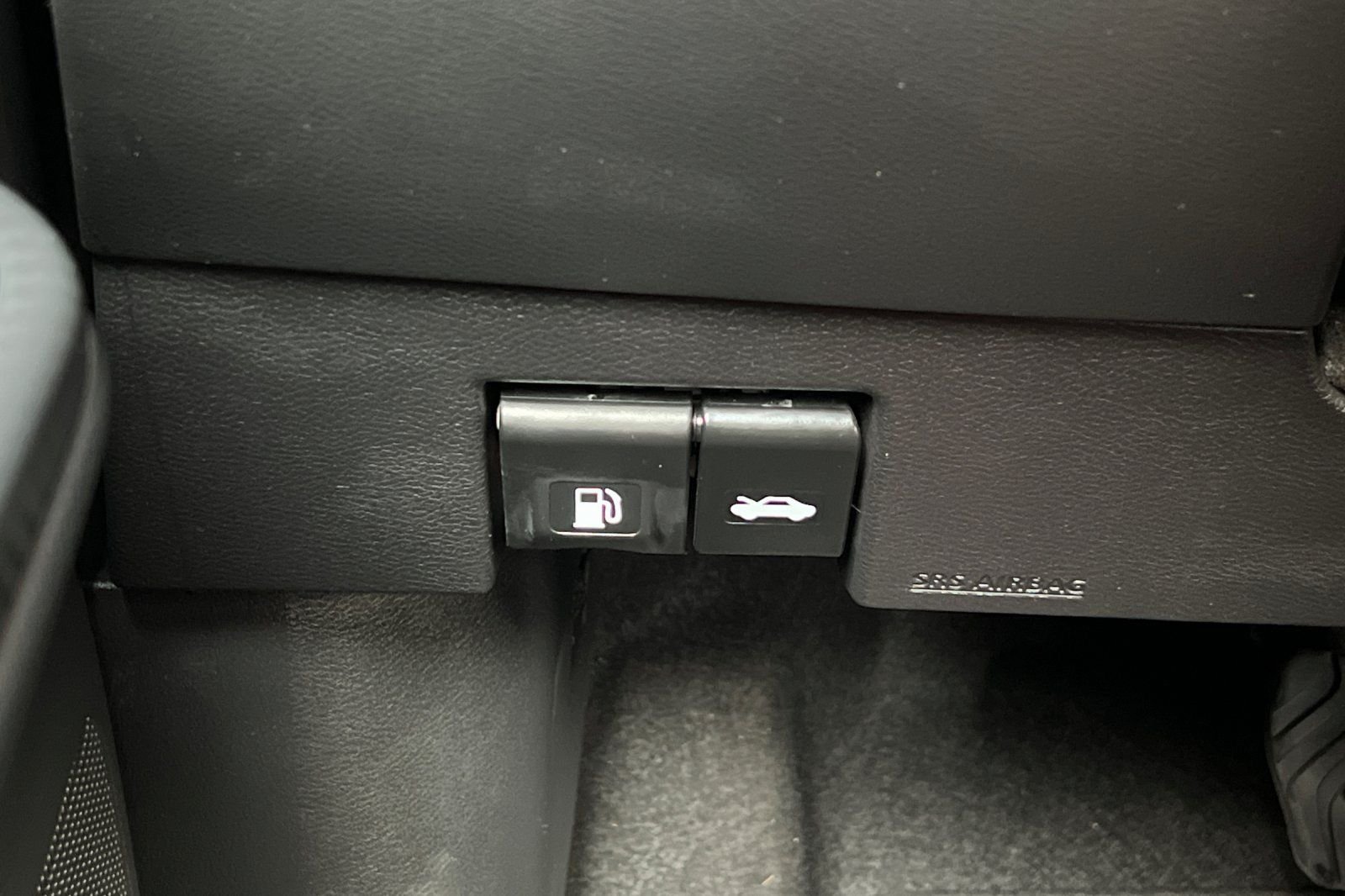 2025 Nissan Versa Sedan SR - Photo 36