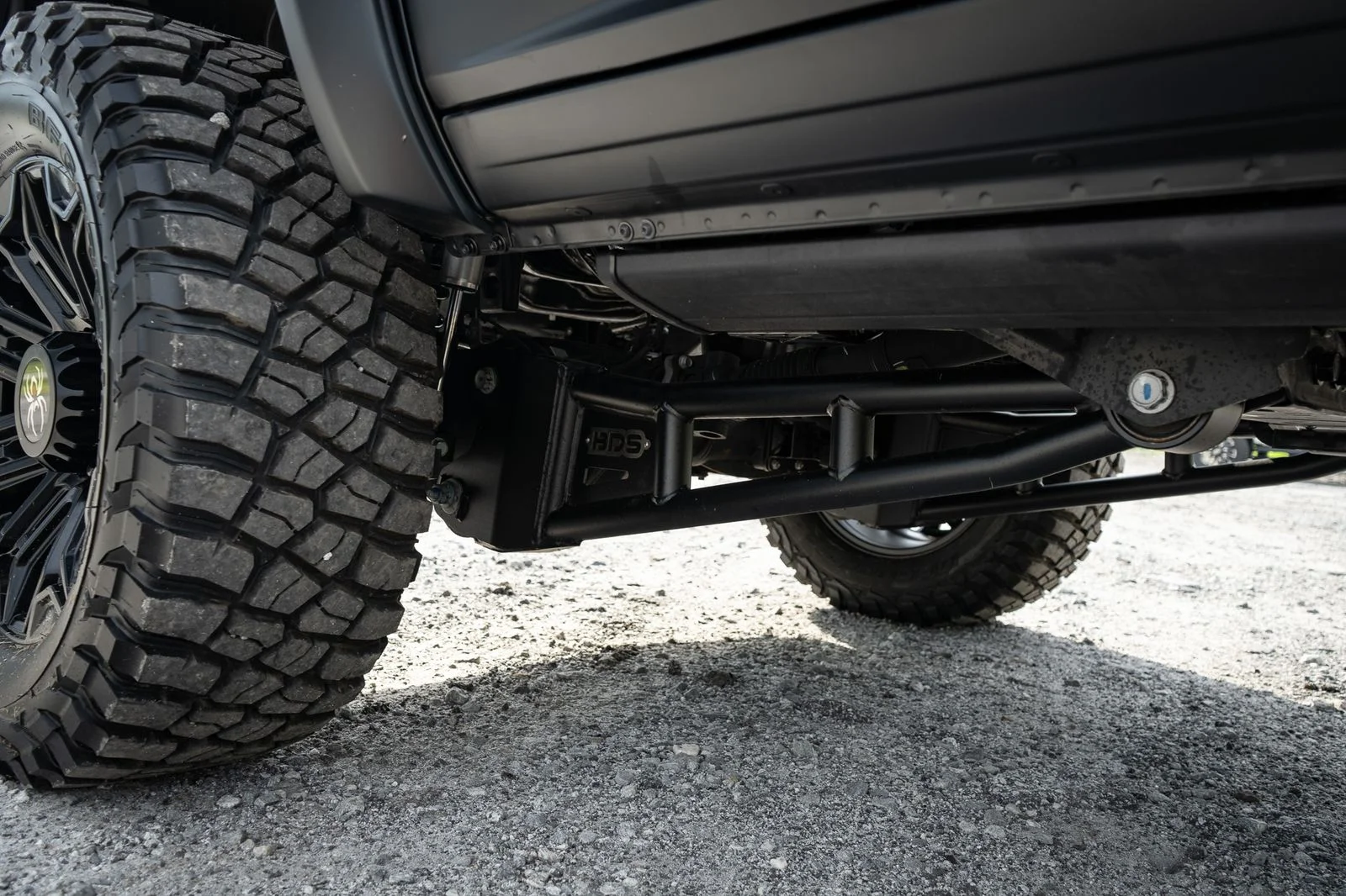New 2026 Diamond Black Crystal Pearl-Coat Exterior Paint RAM Laramie with Black Widow Package image 16