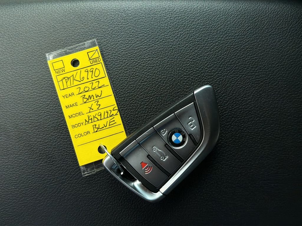 Used 2022 Blue BMW xDrive30i image 34