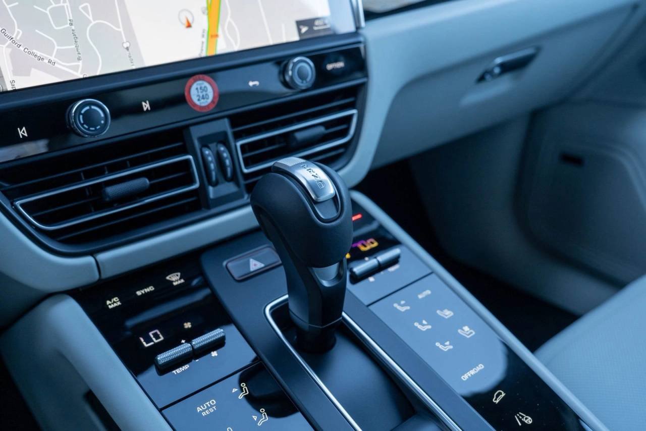 Used 2026  Porsche  image 31