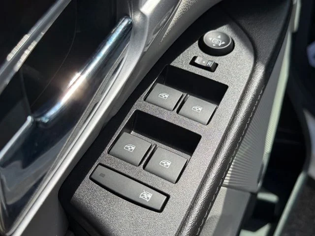 Used 2017 White GMC Denali image 24