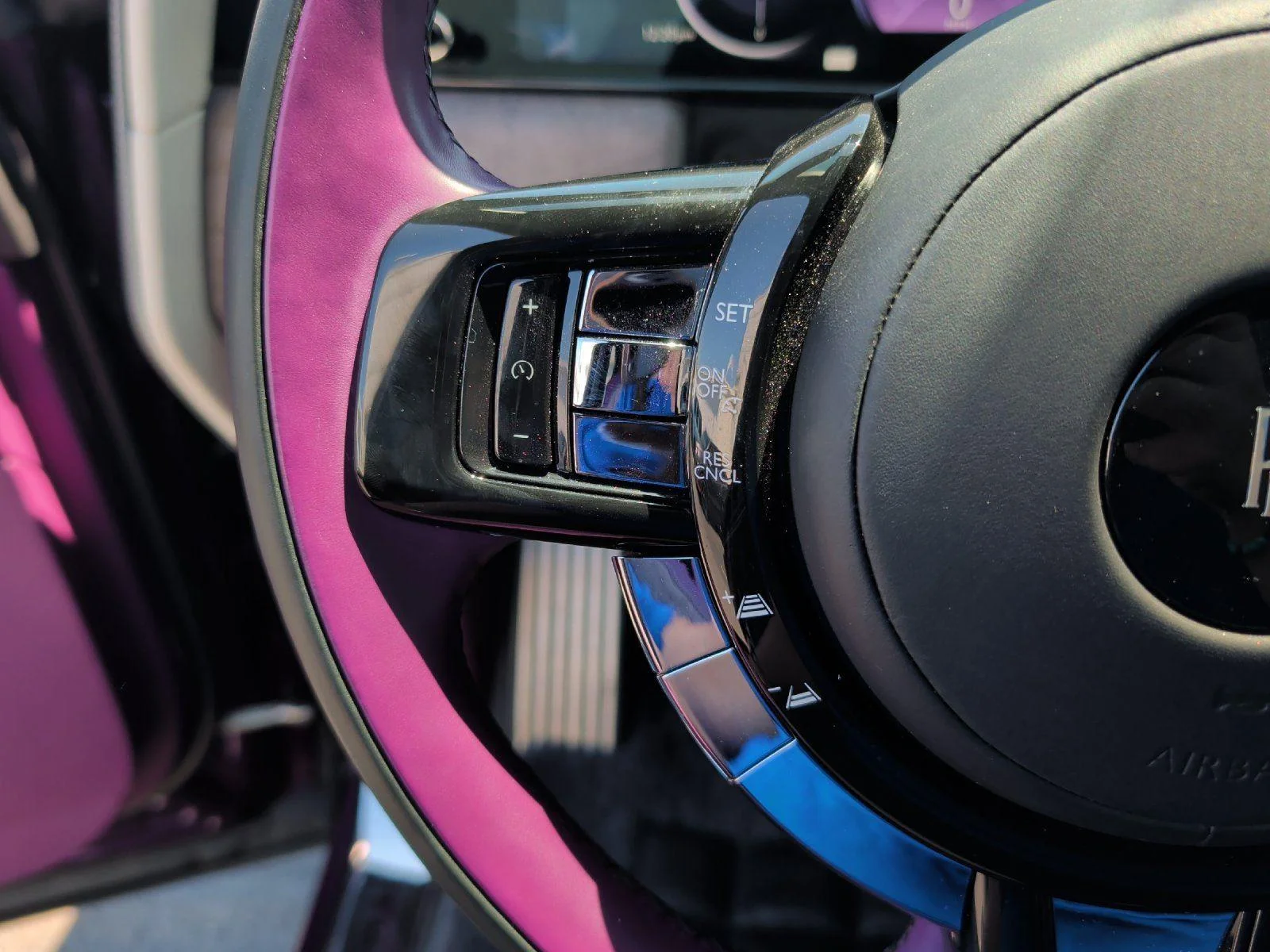 Used 2025 Belladonna Purple Rolls-Royce  image 19