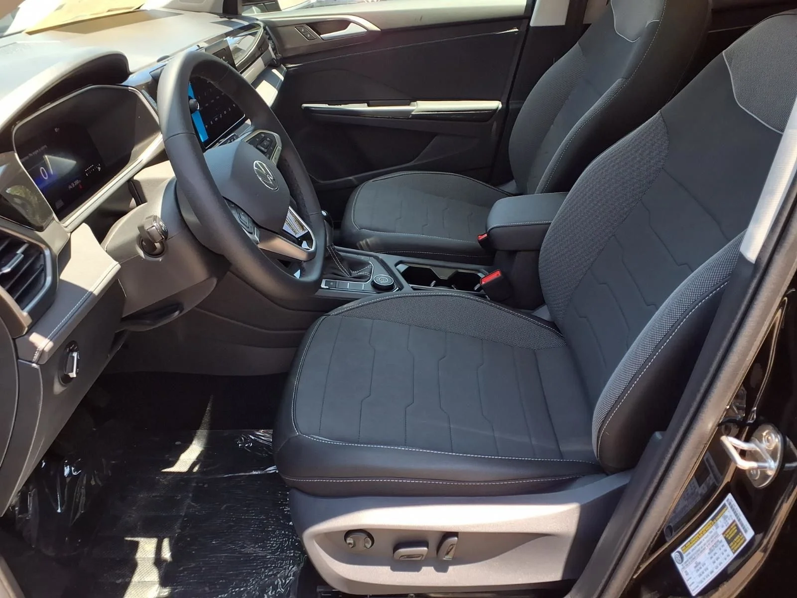 New 2026 Deep Black Pearl Volkswagen 1.5T SE Black image 16