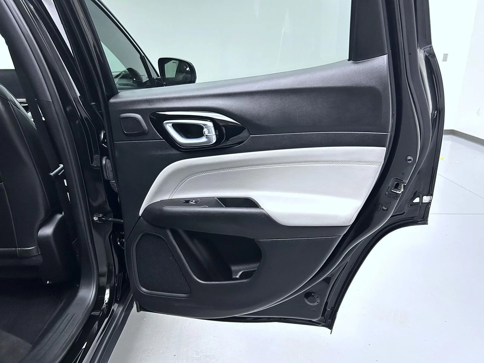 Used 2023 Black Jeep Limited image 17