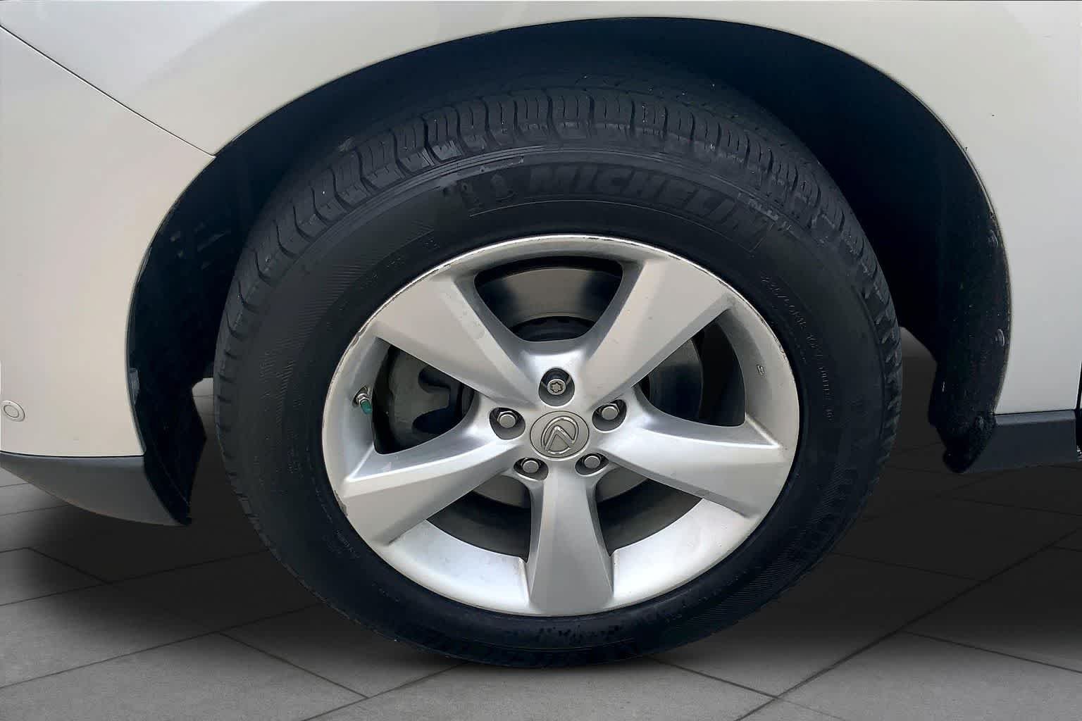 Used 2015 Silver Lining Metallic Lexus  image 10