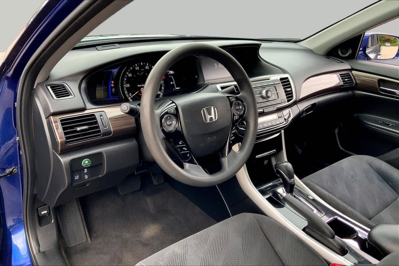 Used 2017 Blue Sky Metallic Honda  image 18