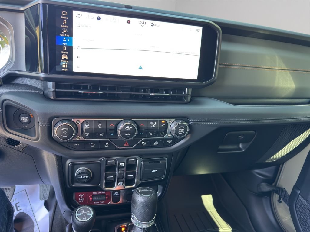 Used 2025 Green Jeep Mojave X image 32